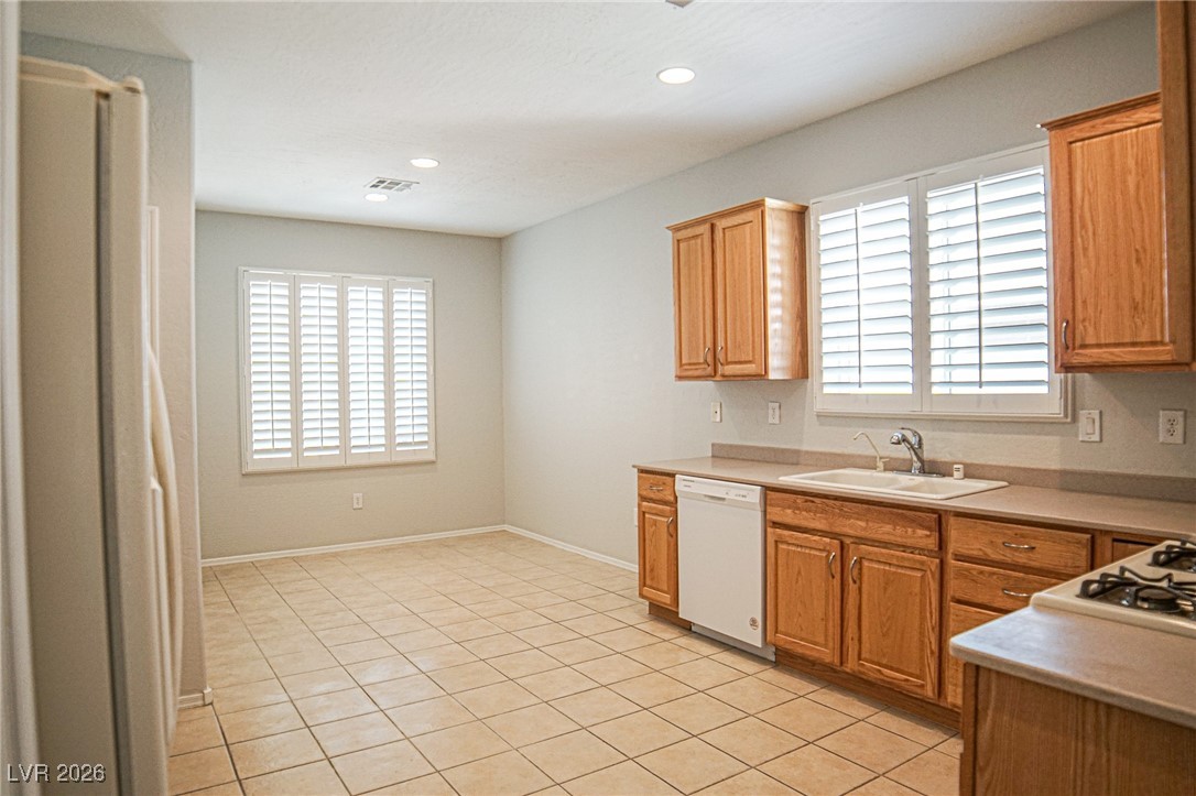 2352 Apparition Street Henderson, NV 89044 - Photo 12 of 29 Kitchen