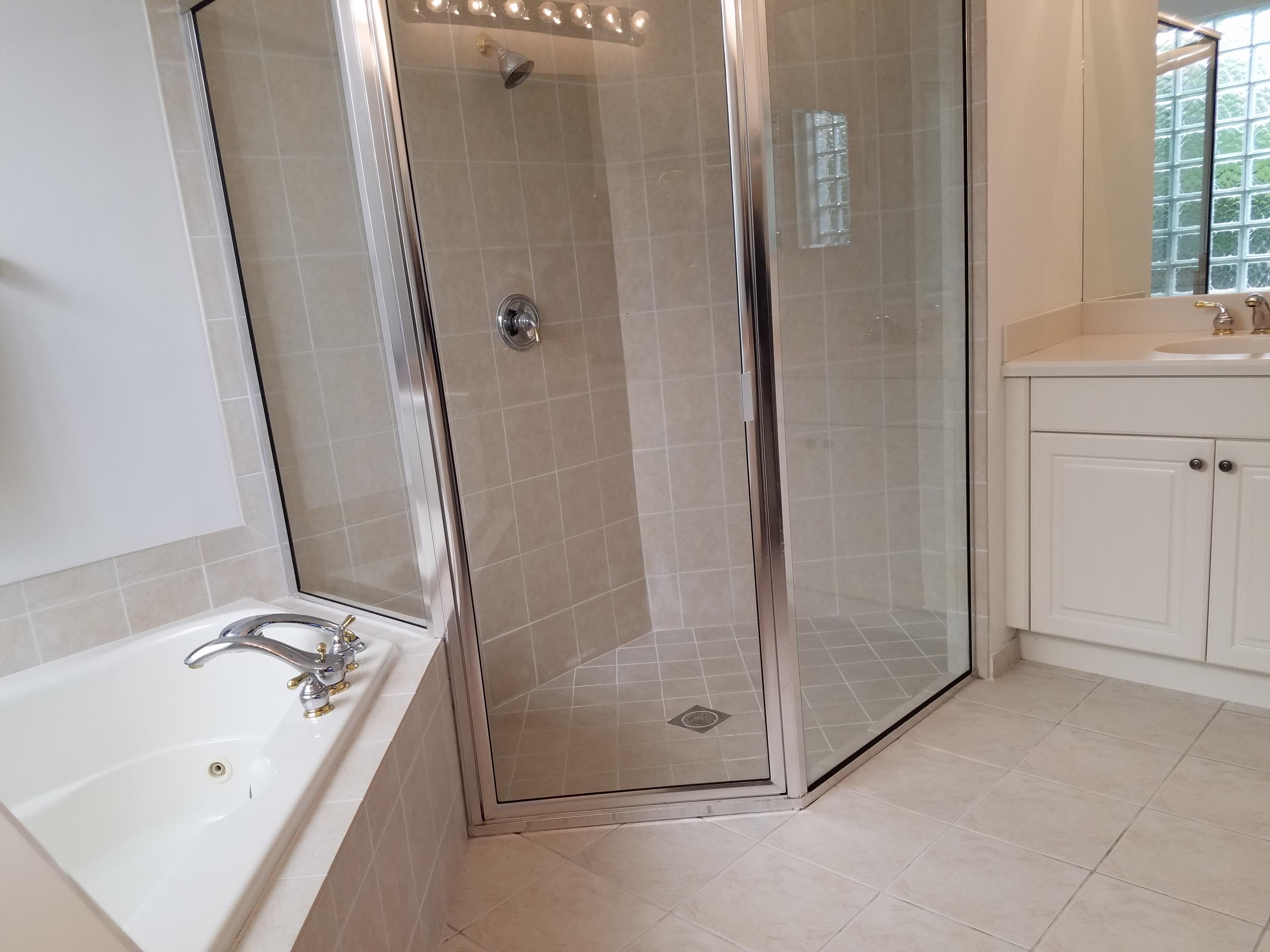 1329 Southeast Fleming Way Stuart, FL 34997 - Photo 18 of 25 29