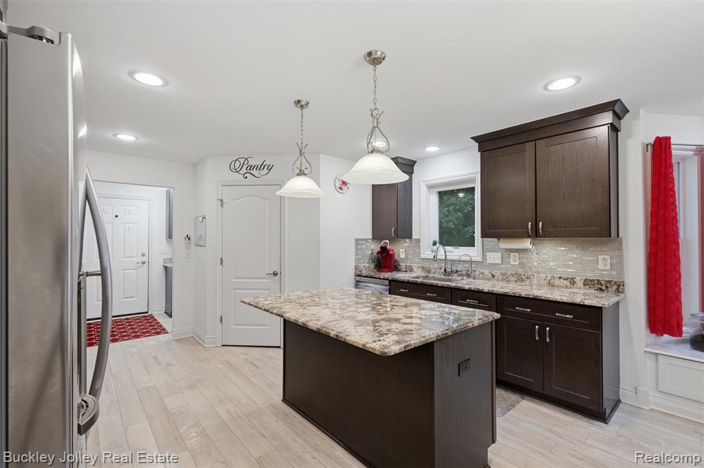 10557 Monticello Road Pinckney, MI 48169 - Photo 6 of 28 Gallery Image 6
