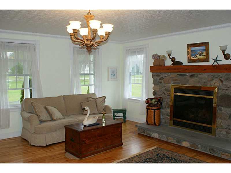 363 Sawyer Road Hampden, ME 04444 - Photo 3 of 35 Living Room.