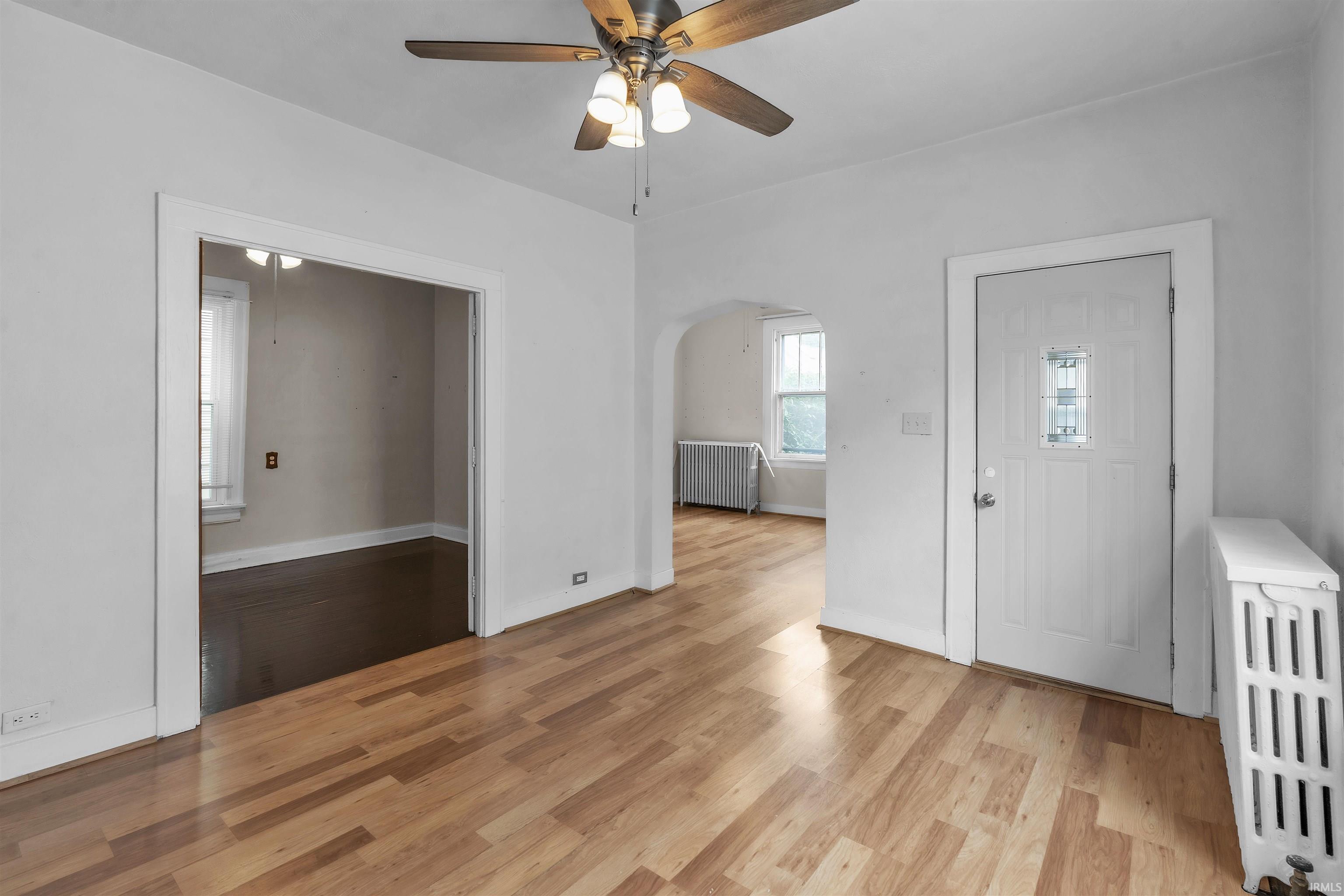 1305 Sinclair Street Fort Wayne, IN 46808 - Photo 2 of 24