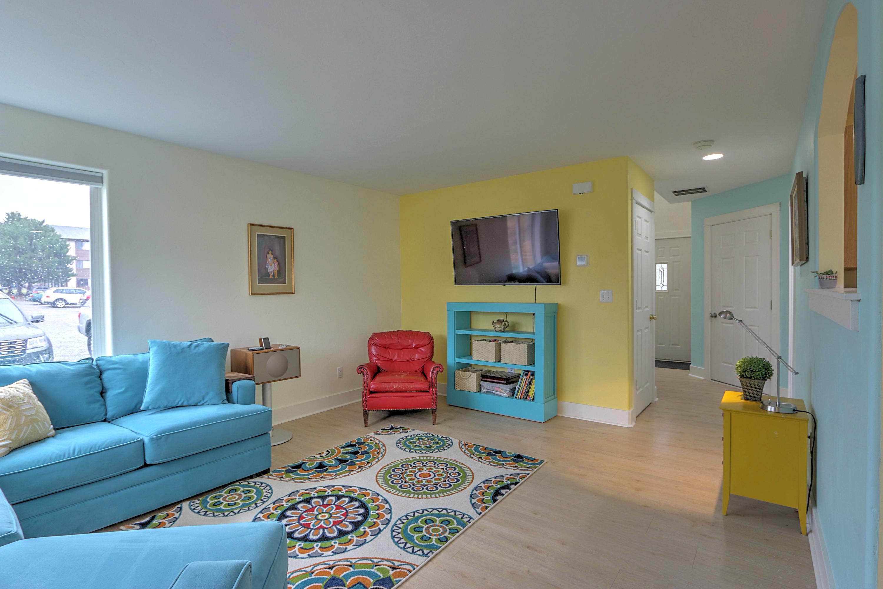 791 West 24th Street Rifle, CO 81650 - Photo 3 of 18 living facing entry