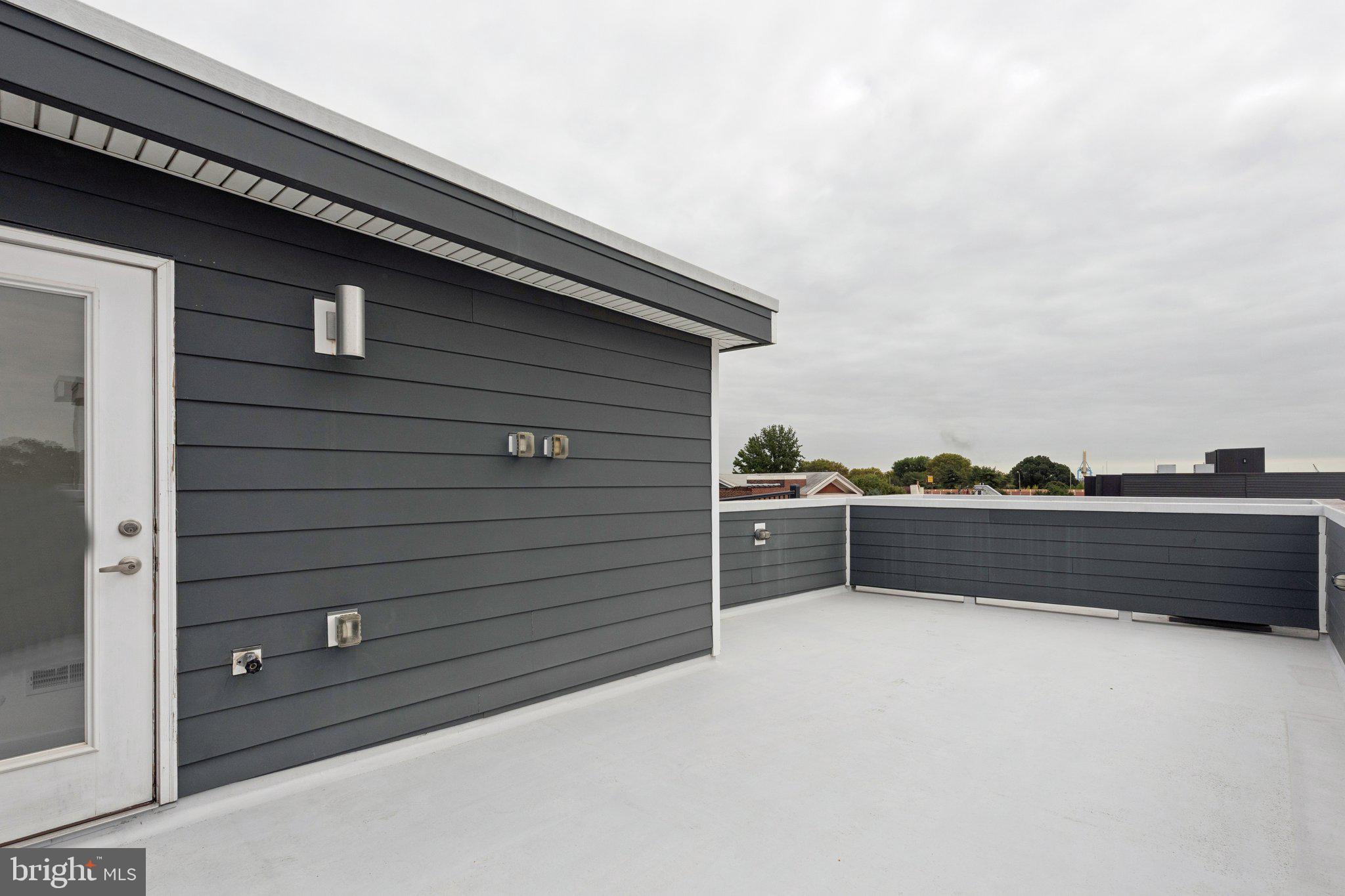 1022 South 2nd Street, Unit 2 Philadelphia, PA 19147 - Photo 38 of 46 a view of a terrace