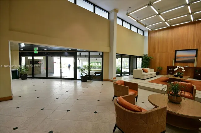 $4,450 | 170 Ocean Ln Drive, Unit 311, Key Biscayne, FL 33149