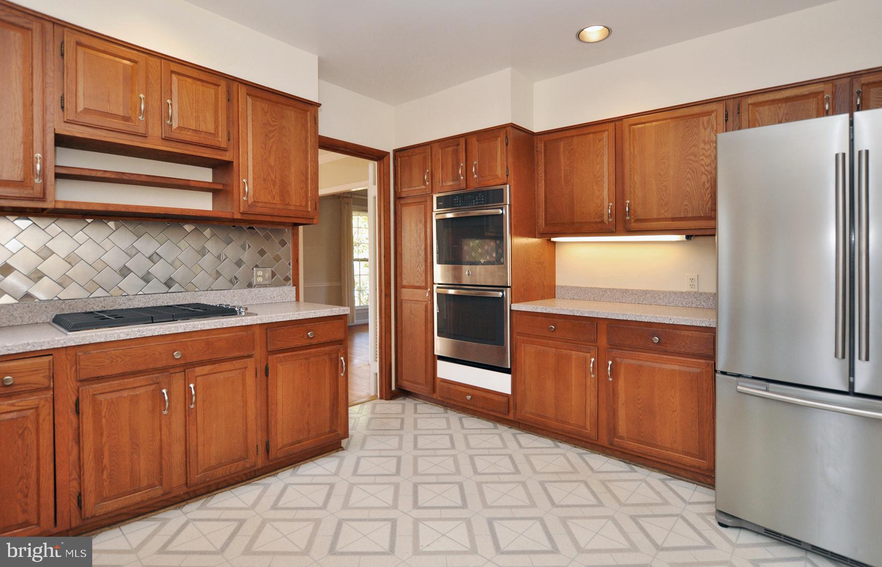 8000 Springer Road Bethesda, MD 20817 - Photo 5 of 39 Updated Kitchen with Stainless Steel Appliances