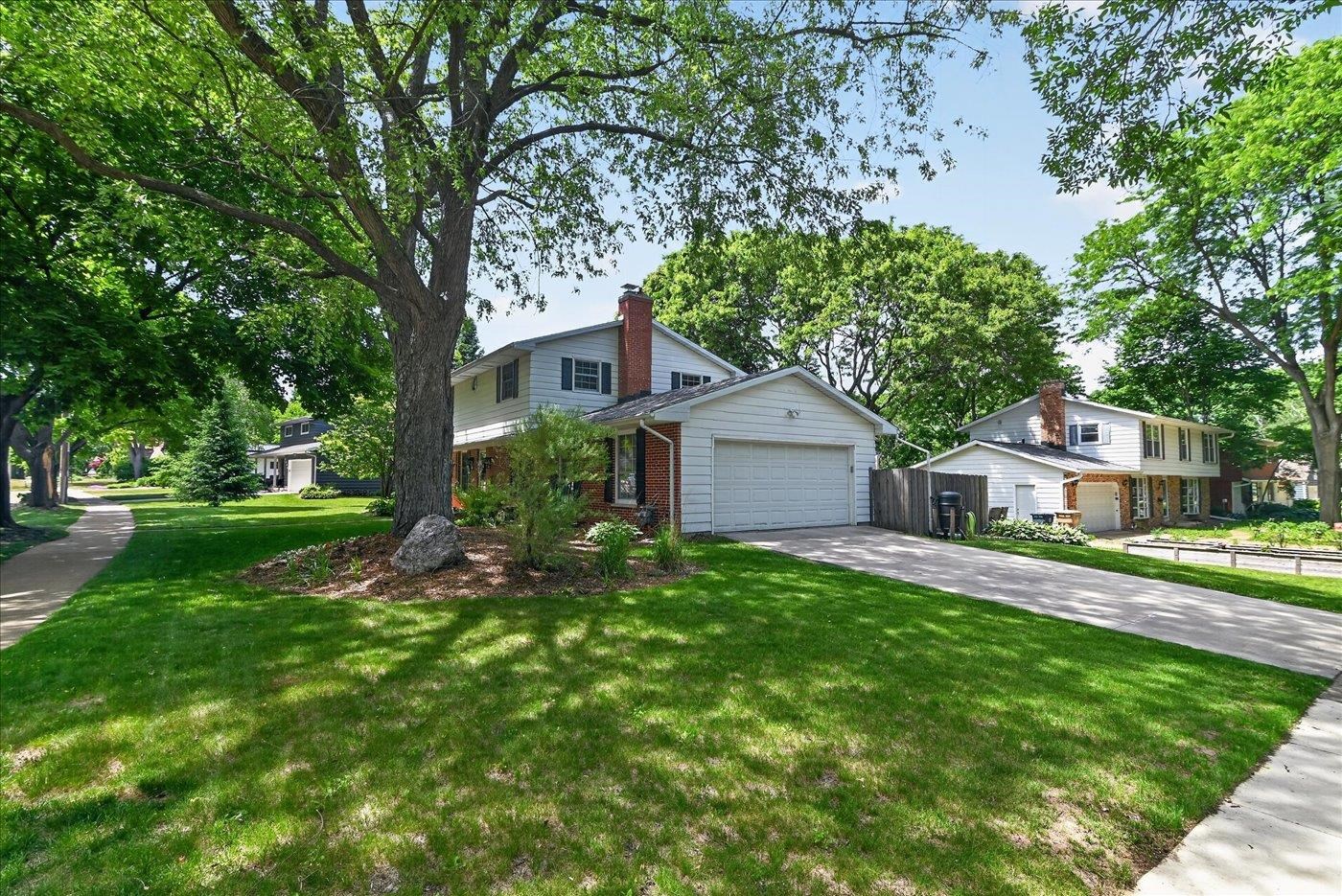 6602 Montclair Lane Madison, WI 53711 - Photo 4 of 63