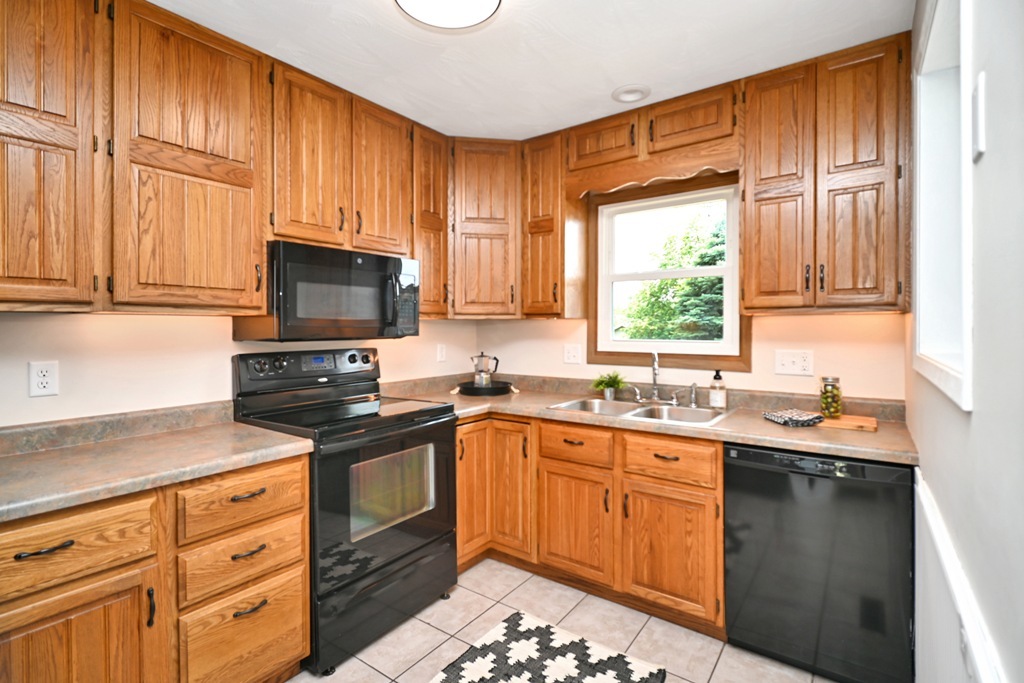 501 Carriage Hills Road Normal, IL 61761 - Photo 10 of 77