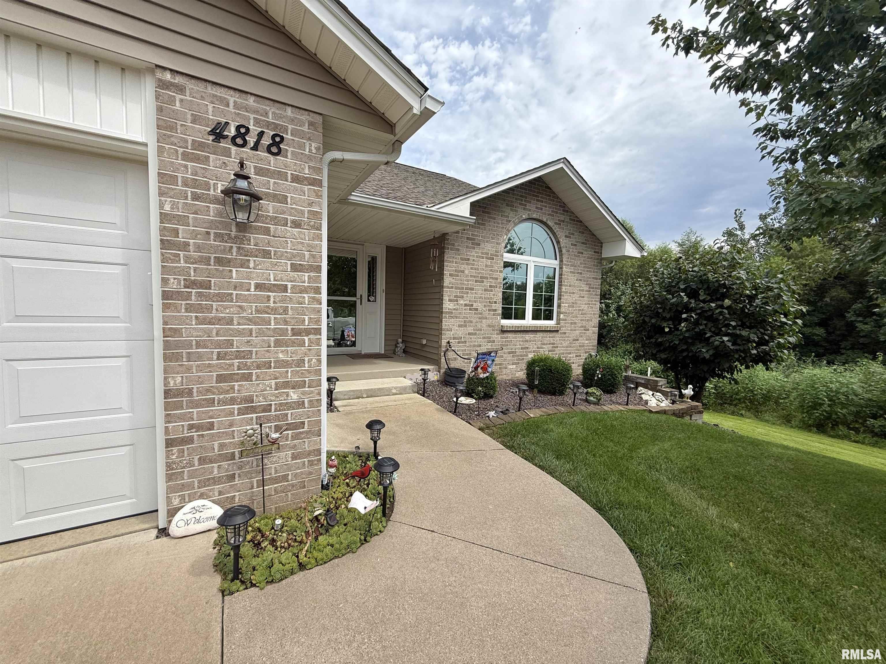 4818 Chestnut Street Quincy, IL 62305 - Photo 2 of 25 Gallery Image 2
