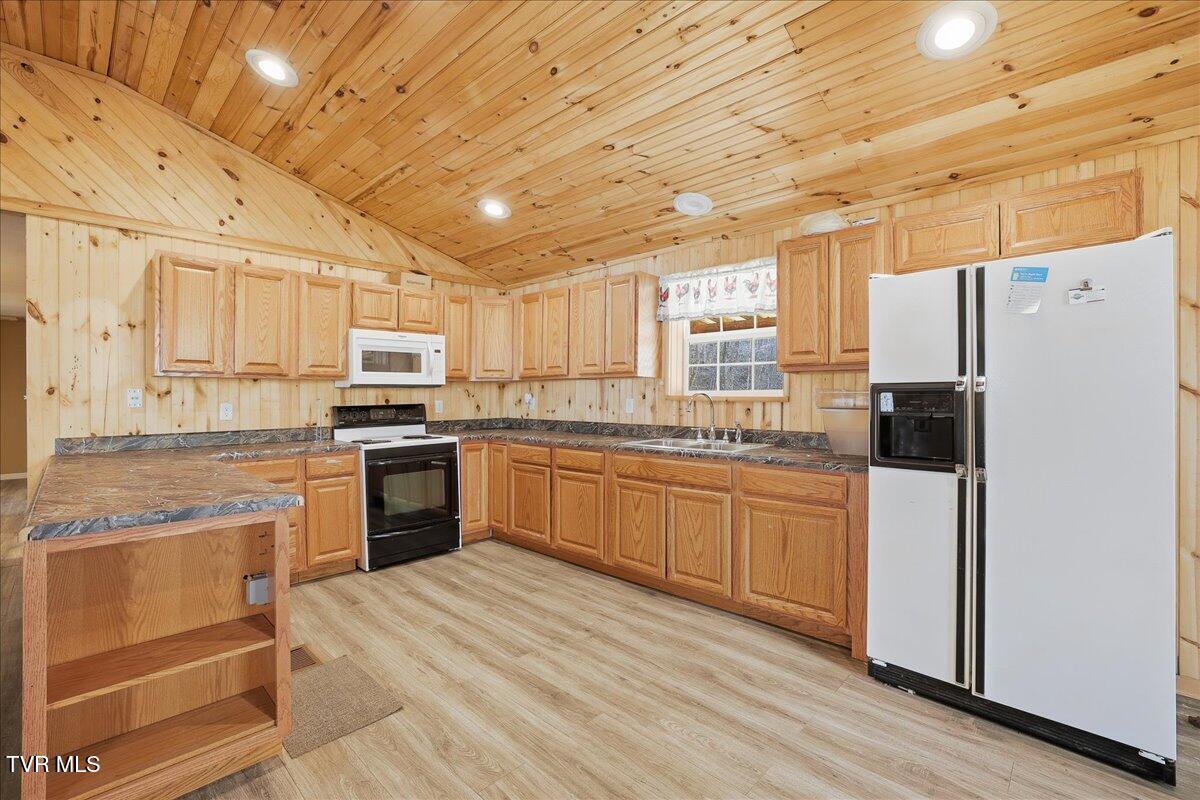 313 Rogers Road Rogersville, TN 37857 - Photo 16 of 37 21-313 Rogers Rd-8