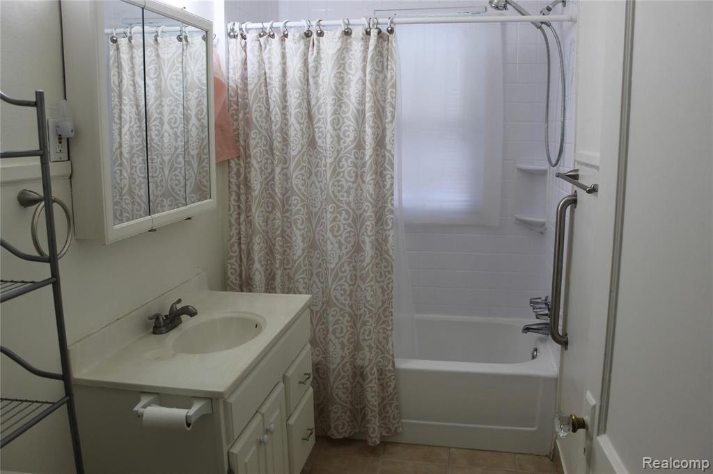 1207 Dorothea Road Berkley, MI 48072 - Photo 13 of 14 Gallery Image 13