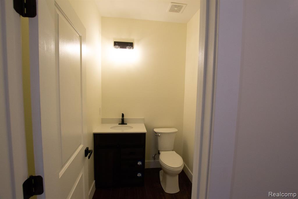 2605 North Hughes Road Howell, MI 48855 - Photo 8 of 33