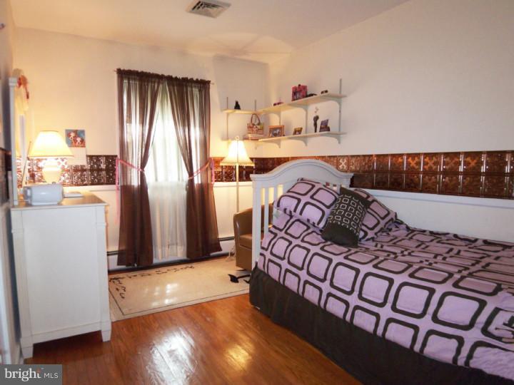 725 Spring Avenue Fort Washington, PA 19034 - Photo 15 of 24 Bedroom 2