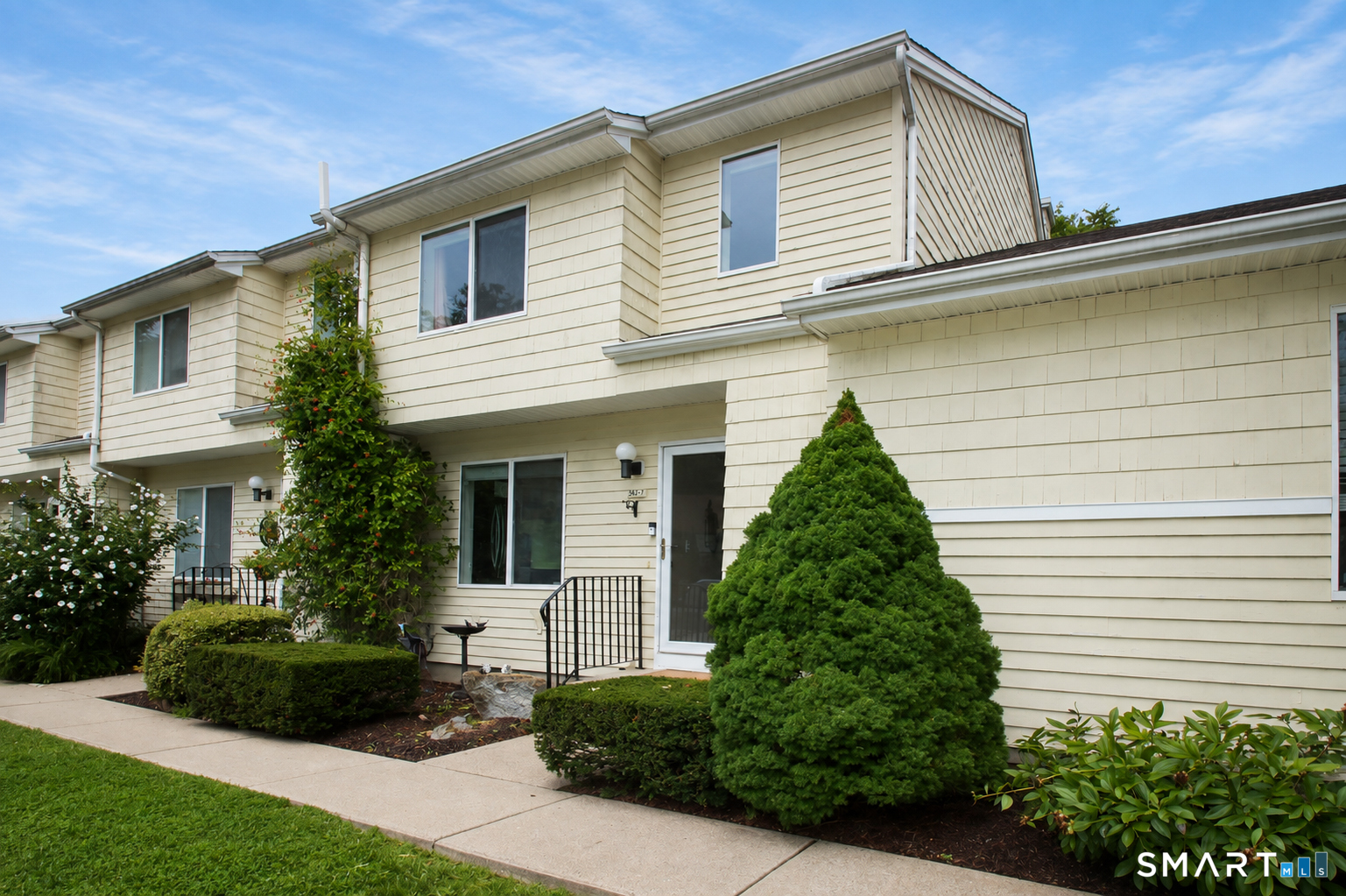 166 Old Brookfield Road, Unit 347 Danbury, CT 06811 - Photo 2 of 21 Gallery Image 2