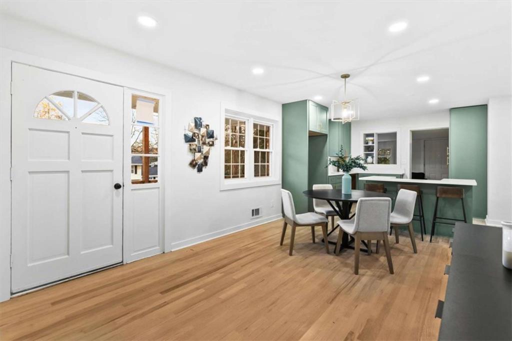 1891 Valley Ridge Drive Southwest Atlanta, GA 30331 - Photo 6 of 45