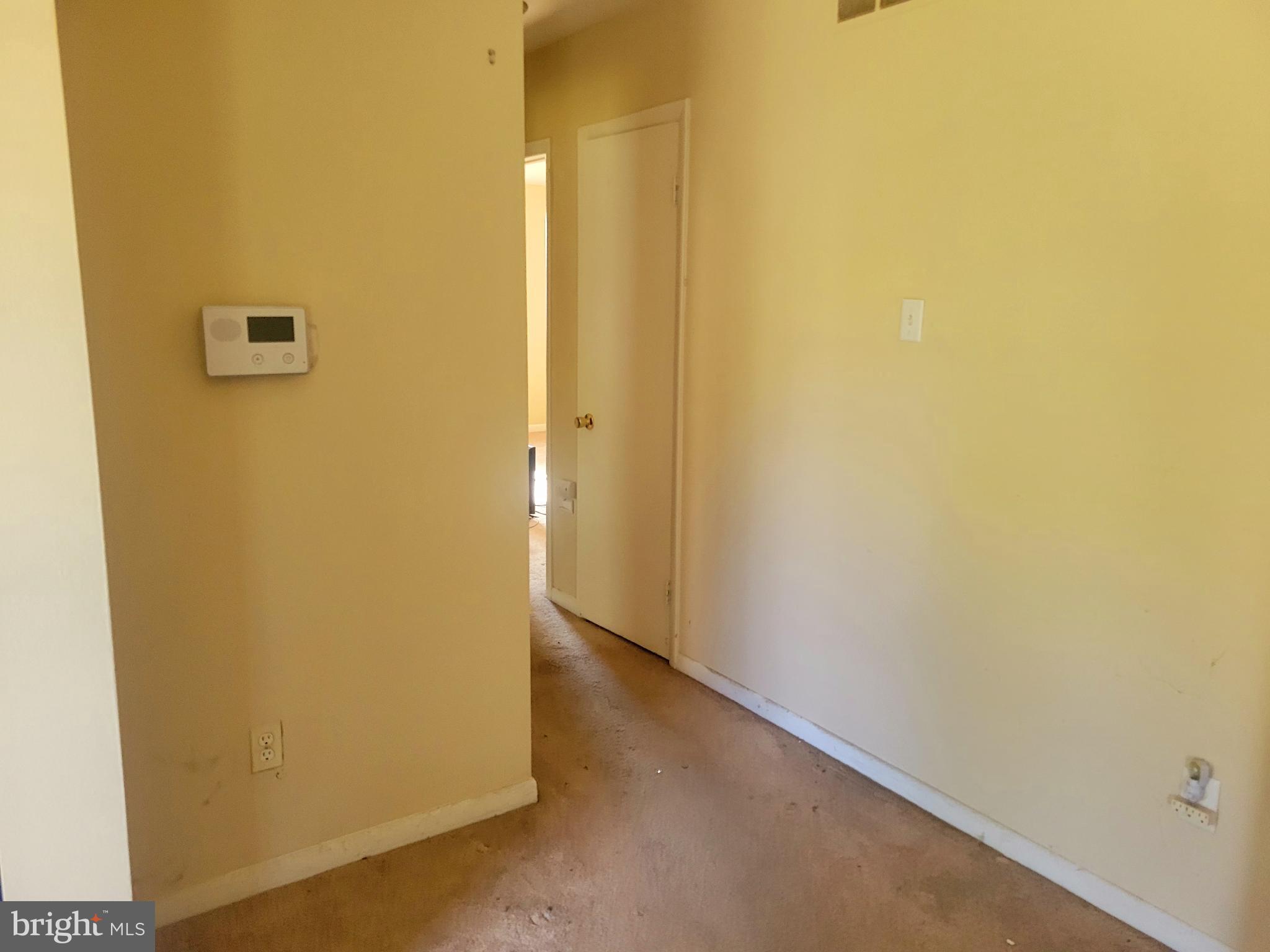 525 Front Street Palmyra, NJ 08065 - Photo 4 of 19 Hallway