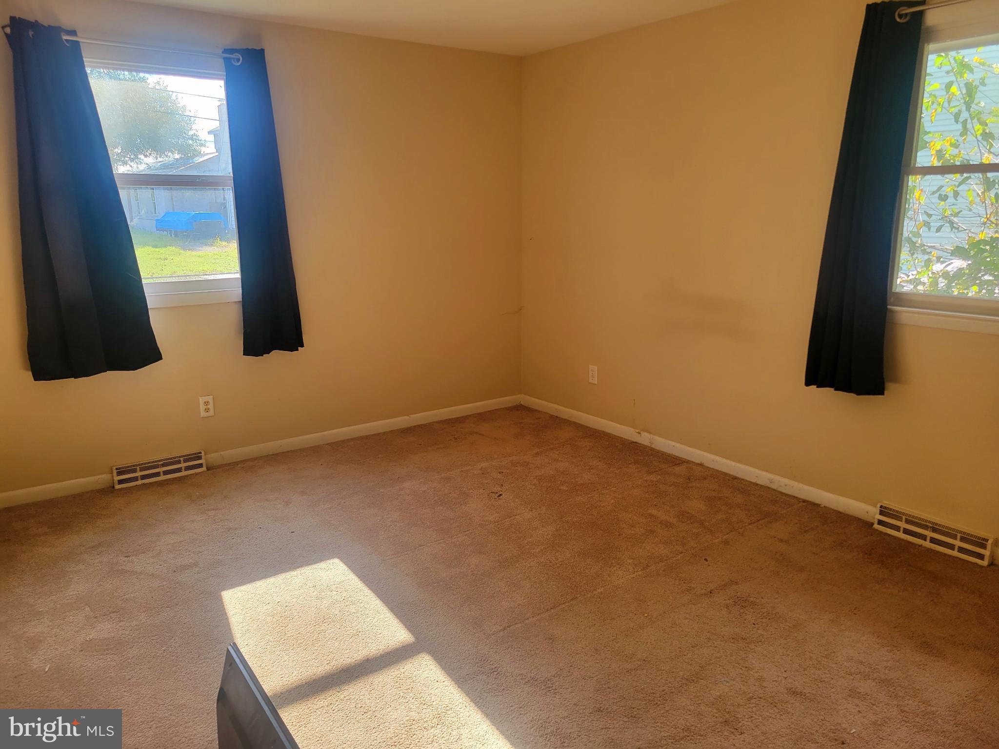 525 Front Street Palmyra, NJ 08065 - Photo 5 of 19 Bedroom 1
