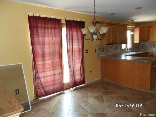 271 Conover Court Howell, MI 48843 - Photo 8 of 13 SAM_2367.JPG