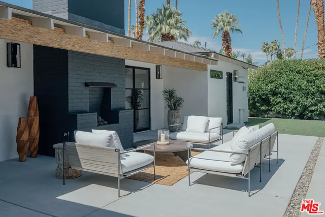 $2,295,000 | 1560 South Calle Palo Fierro, Palm Springs, CA 92264