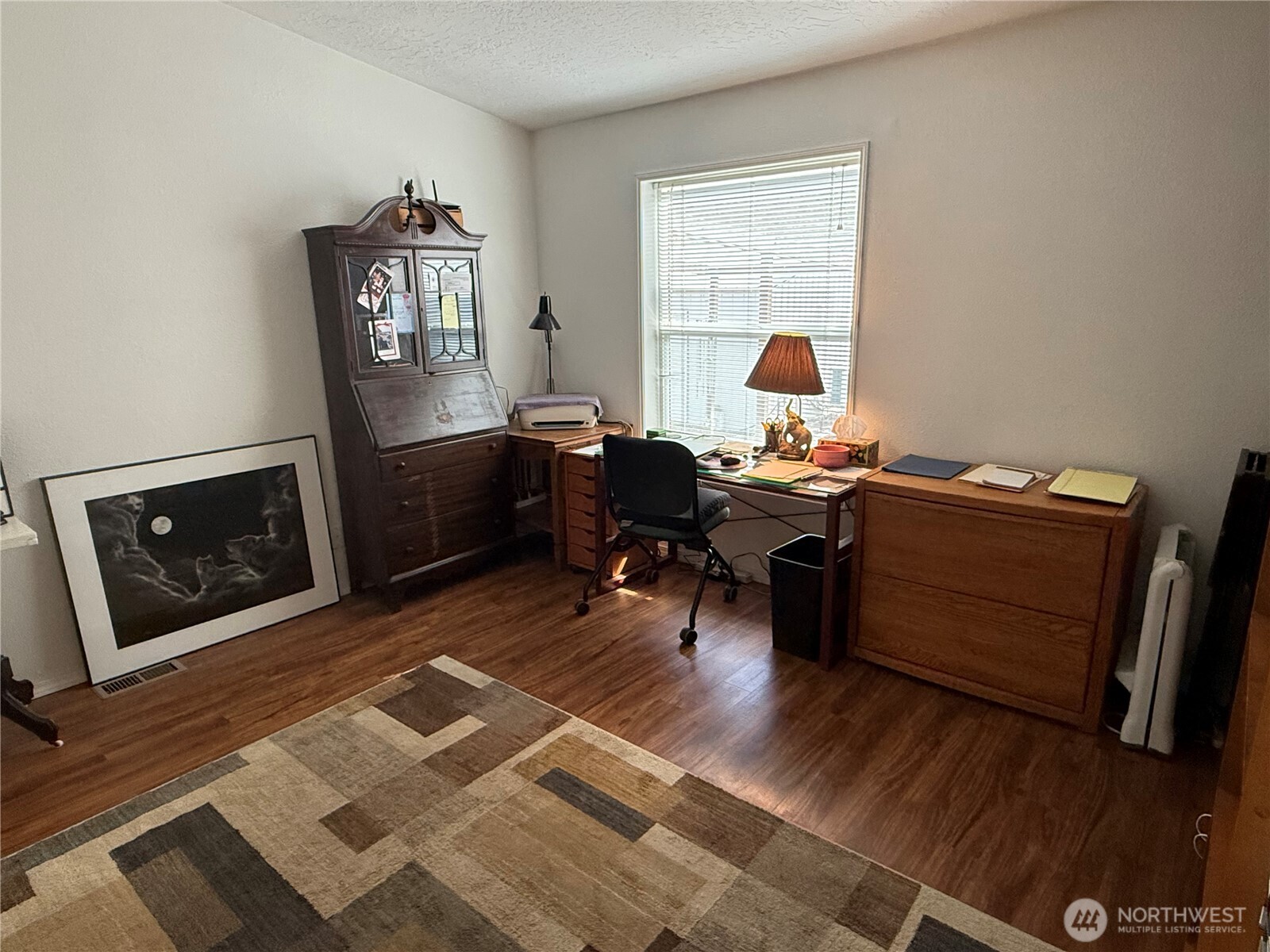 1934 Tucannon Road Pomeroy, WA 99347 - Photo 16 of 40 a bedroom with a workspace