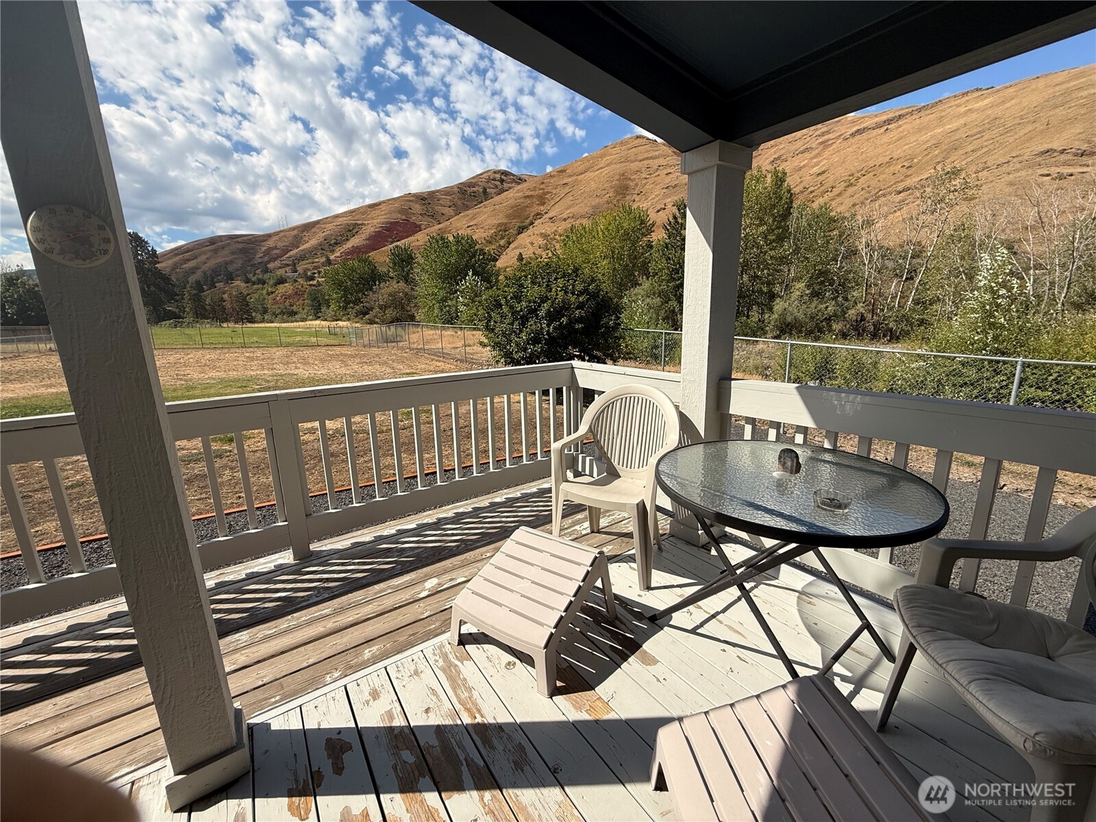 1934 Tucannon Road Pomeroy, WA 99347 - Photo 26 of 40 a view of a chairs in wooden deck