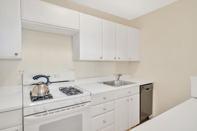 $395,000 | 6 Whittier Place, Unit 16L, Boston, MA 02114
