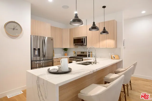 $6,200 | 418 North Stanley Avenue, Unit 420, Los Angeles, CA 90036