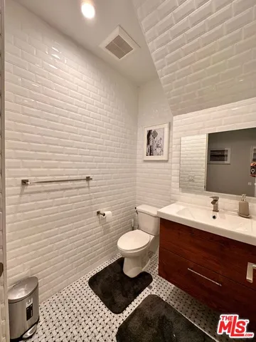 $6,200 | 418 North Stanley Avenue, Unit 420, Los Angeles, CA 90036