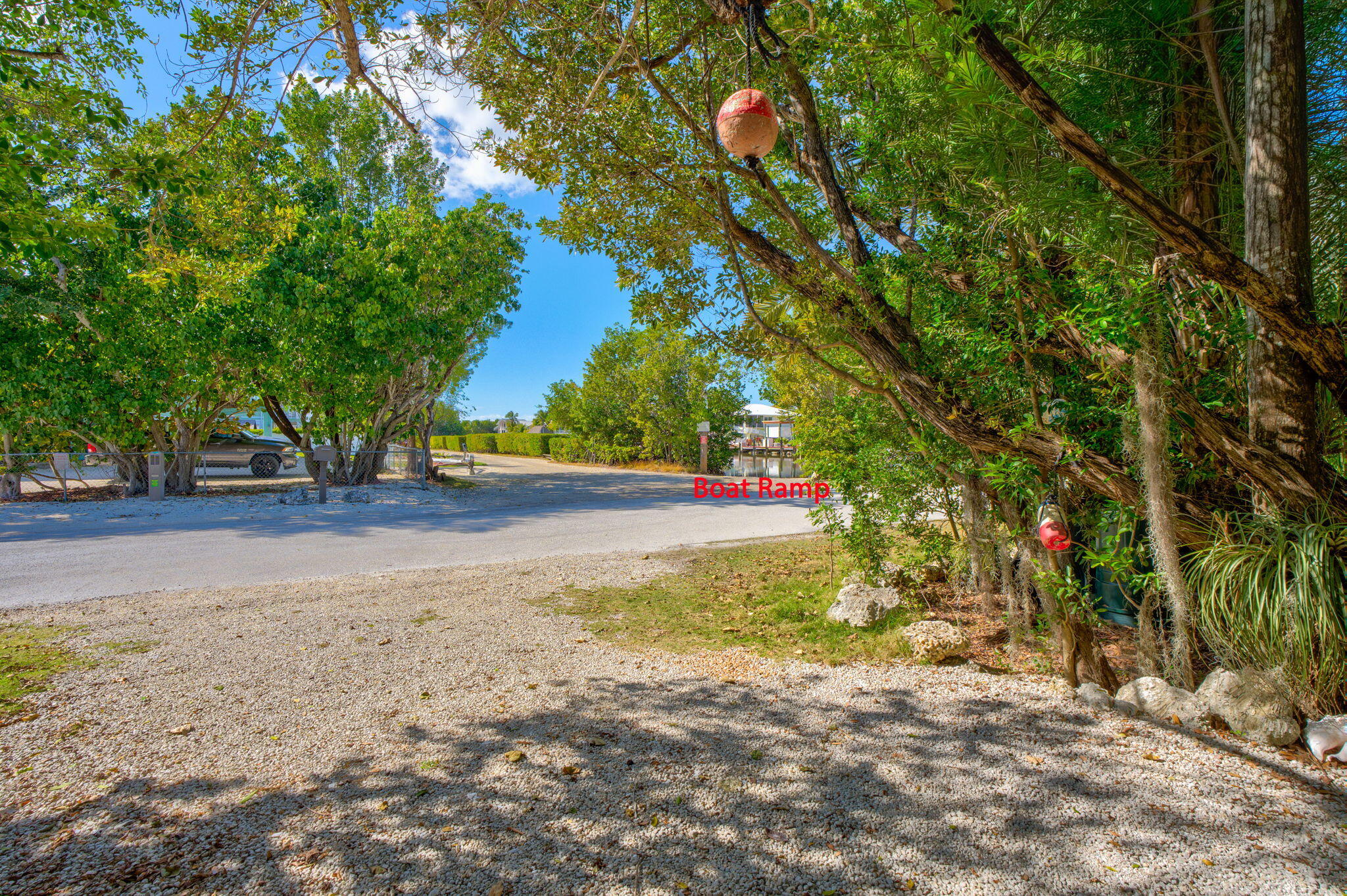 708 North Lake Drive Key Largo, FL 33037 - Photo 16 of 40 a view of backyard with green space