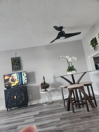 $1,695 | 2606 Garden Drive South, Unit 304, Lake Worth Beach, FL 33461