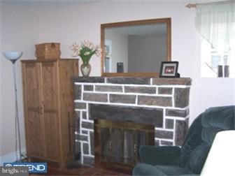 28 Meadowbrook Road Havertown, PA 19083 - Photo 2 of 12 Living Room