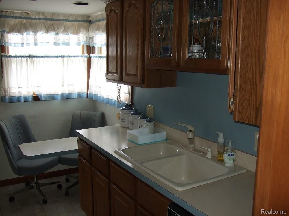 9625 Reeck Road Allen Park, MI 48101 - Photo 14 of 37