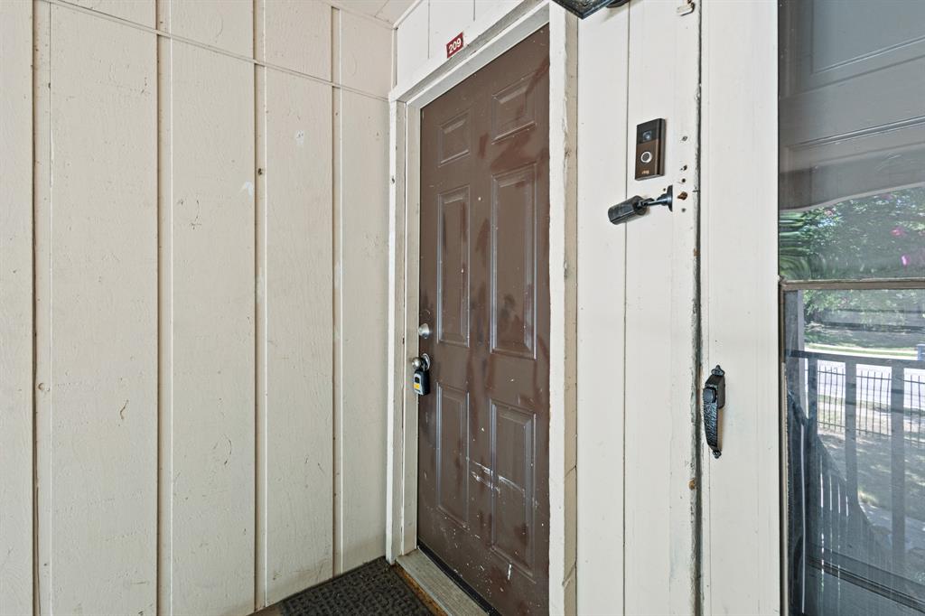 5634 Boca Raton Boulevard, Unit 209 Fort Worth, TX 76112 - Photo 20 of 24 a view of a bathroom
