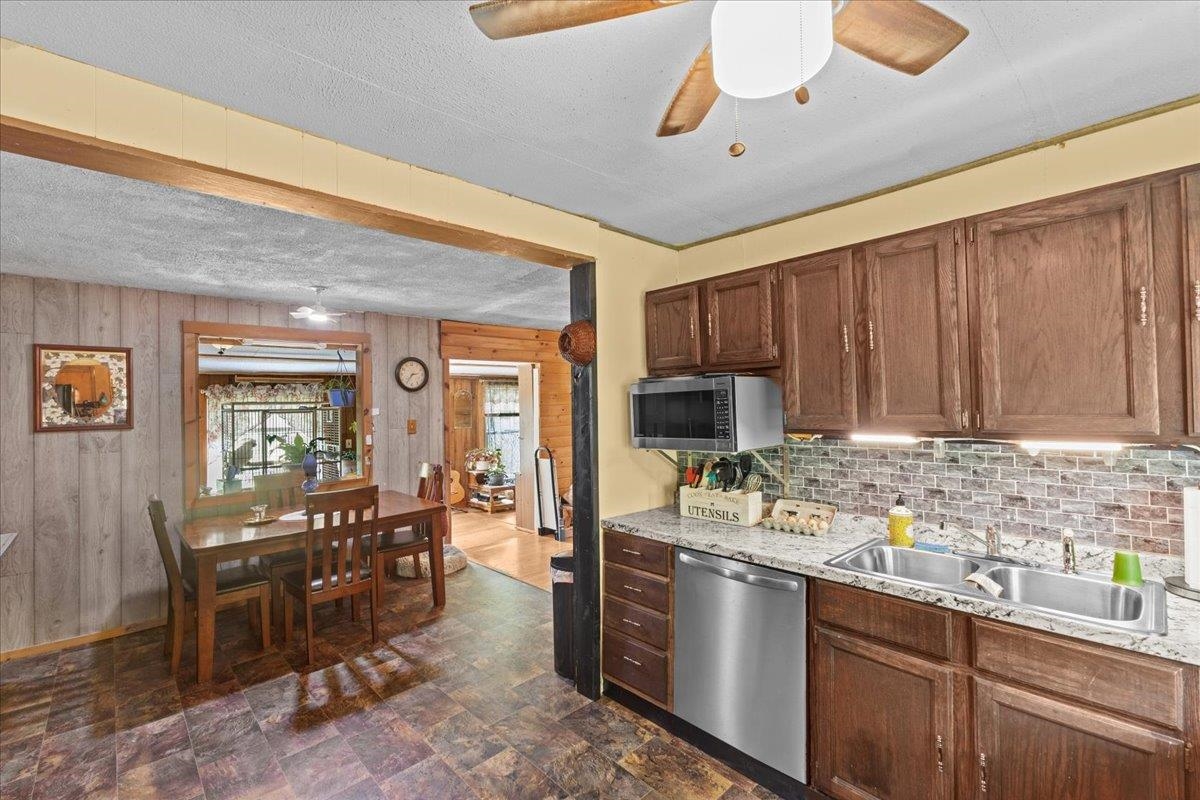 1495 Smead Road Salisbury, VT 05769 - Photo 7 of 31