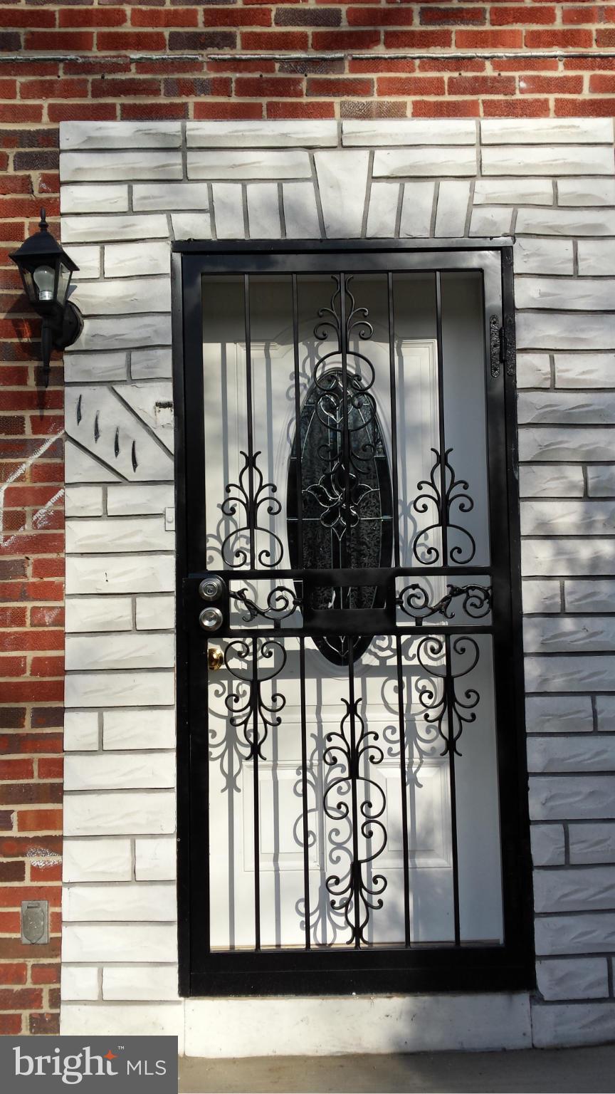 1111 Wicklow Road Baltimore, MD 21229 - Photo 15 of 15 a view of entryway