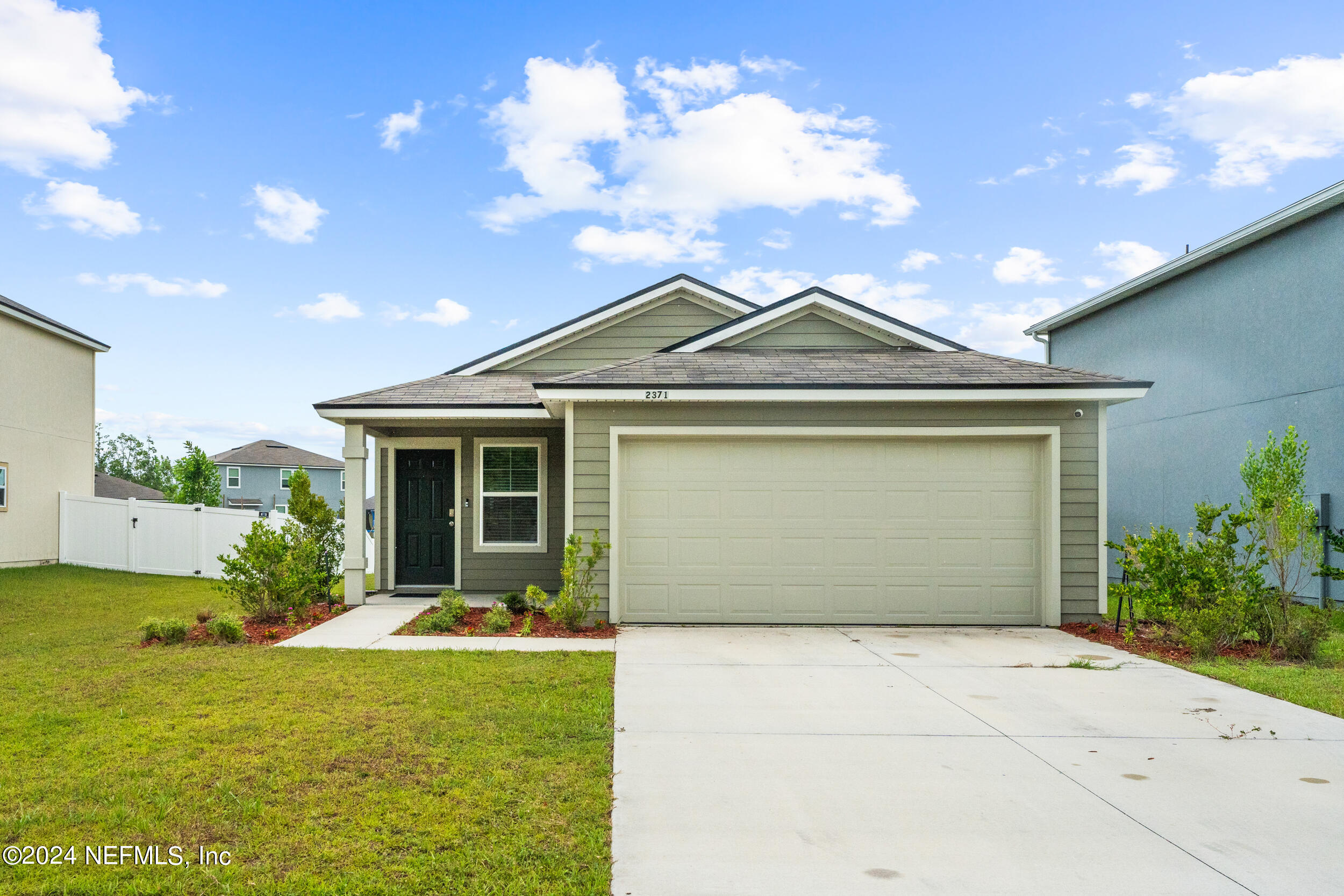 2371 Oak Stream Dr Green Cove Spgs  