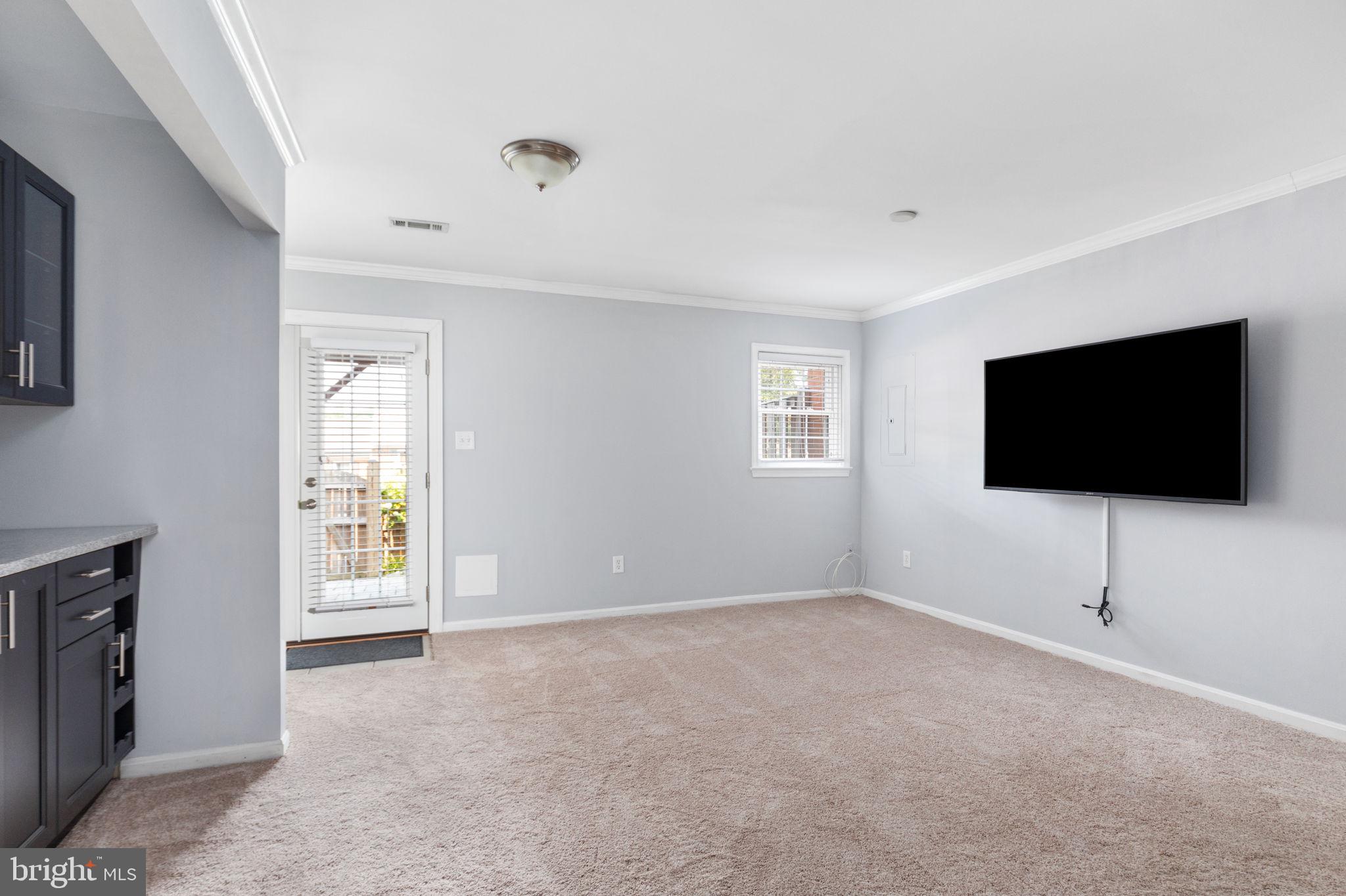 2035 South Glebe Road Arlington, VA 22206 - Photo 22 of 34
