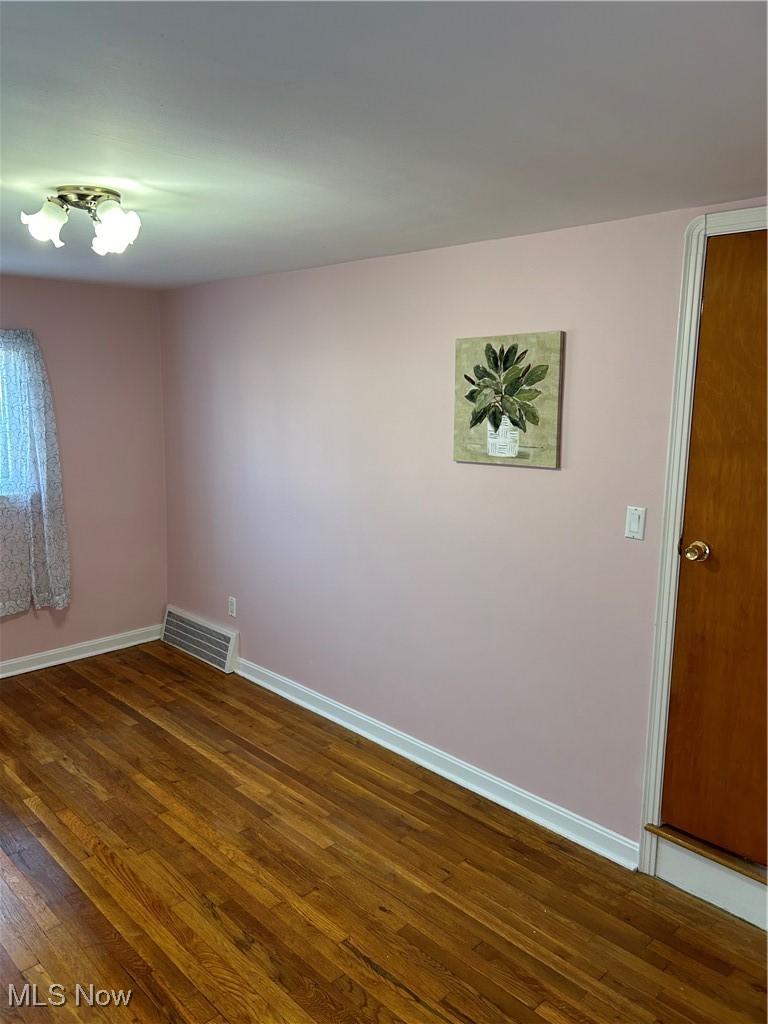 1094 Plainfield Road Cleveland, OH 44121 - Photo 21 of 41