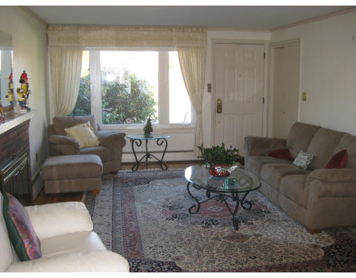 526 Trapelo Road Waltham, MA 02452 - Photo 3 of 9 Gallery Image 3