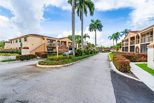 $2,450 | 18206 Mediterranean Boulevard, Unit 521, Hialeah, FL 33015