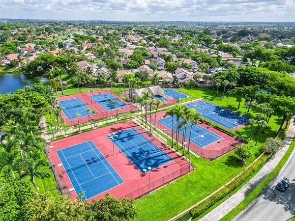 $2,450 | 18206 Mediterranean Boulevard, Unit 521, Hialeah, FL 33015