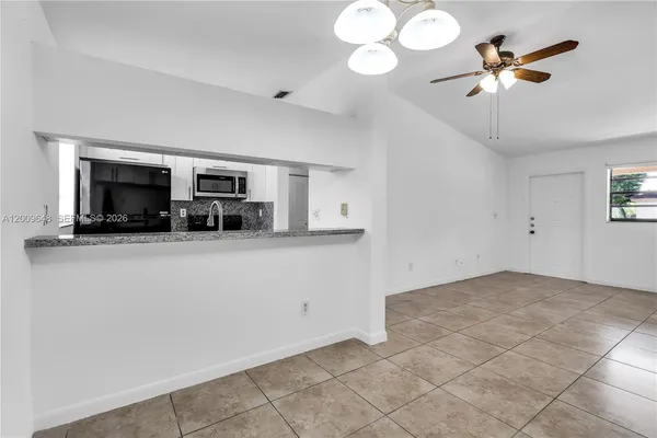 $2,450 | 18206 Mediterranean Boulevard, Unit 521, Hialeah, FL 33015