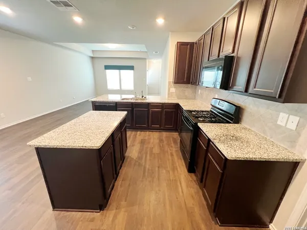$1,995 | 156 Hunters Brook, San Antonio, TX 78253