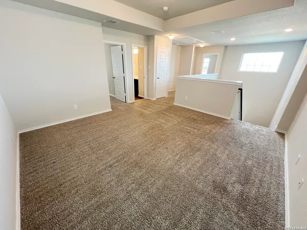 $1,995 | 156 Hunters Brook, San Antonio, TX 78253