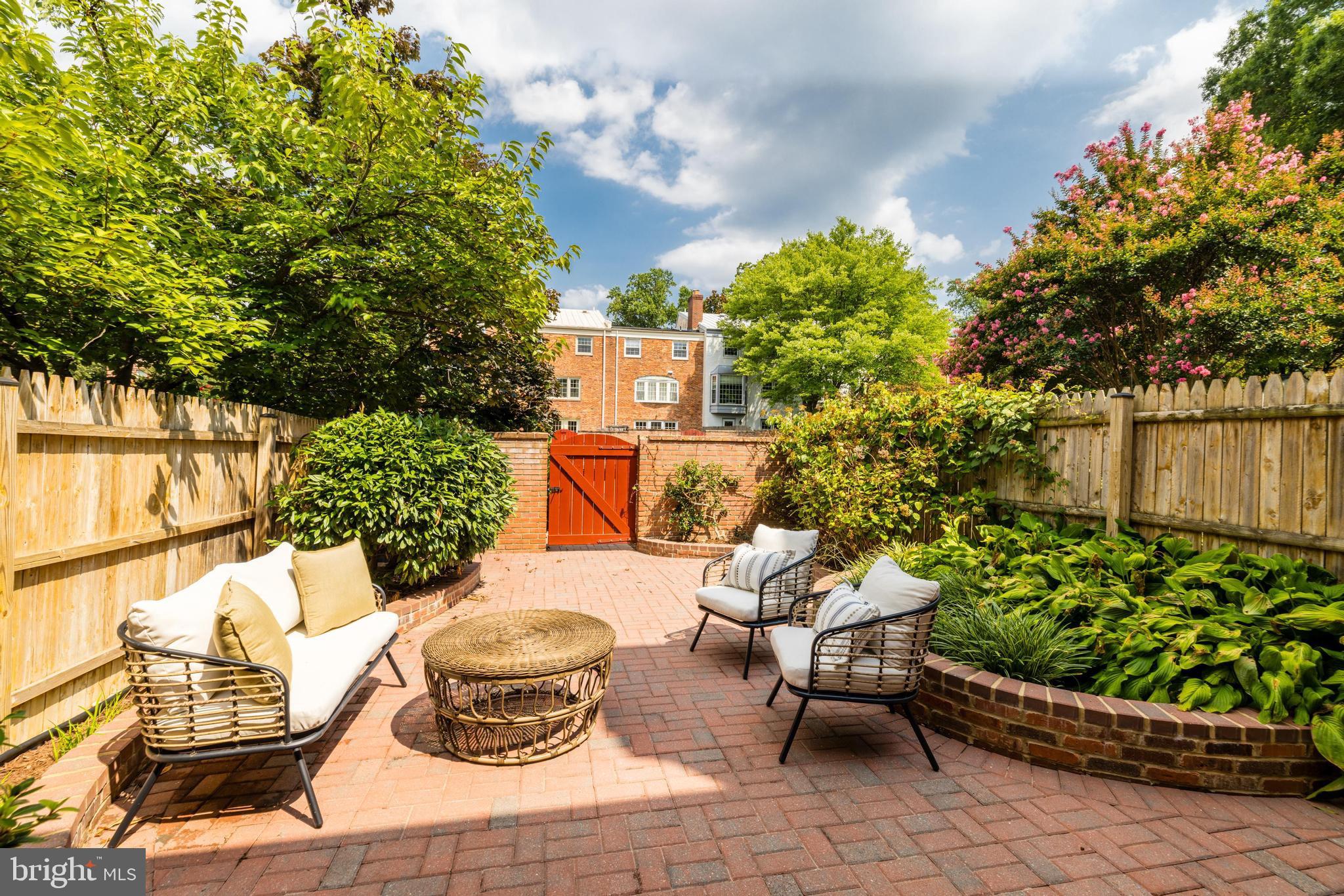 1149 Colonial Road McLean, VA 22101 - Photo 22 of 55 Georgetown Patio (Main Level)