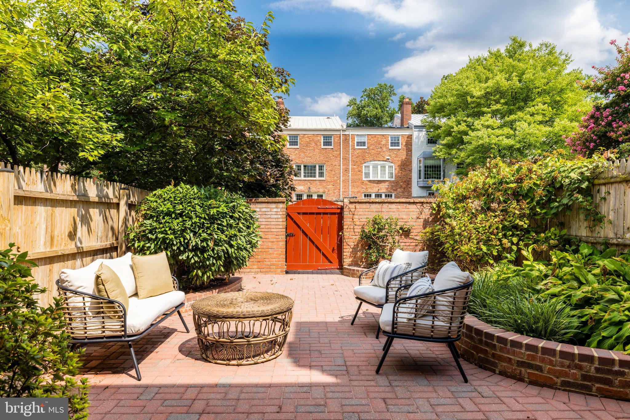 1149 Colonial Road McLean, VA 22101 - Photo 23 of 55 Georgetown Patio (Main Level)