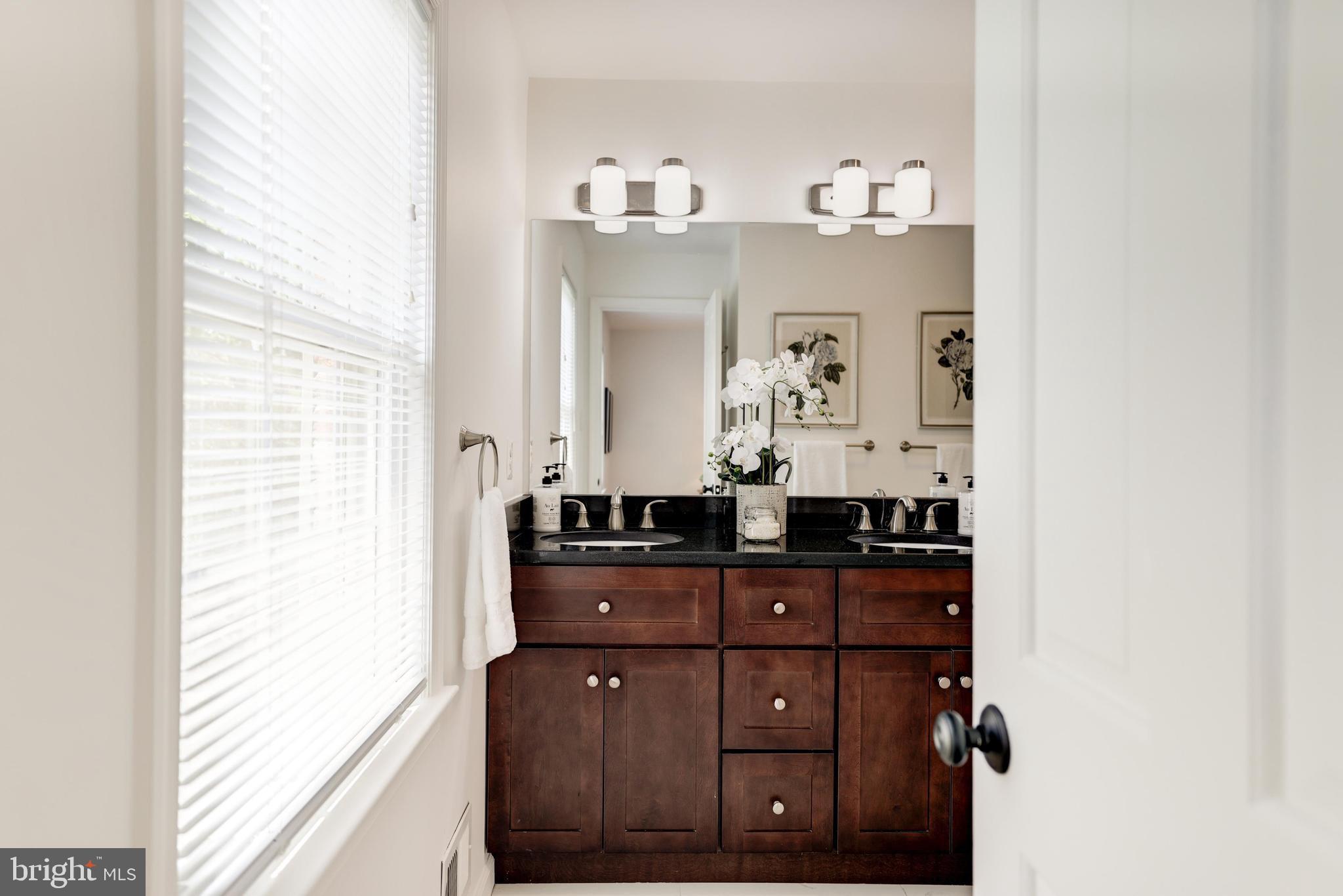 1149 Colonial Road McLean, VA 22101 - Photo 35 of 55 Master Bath