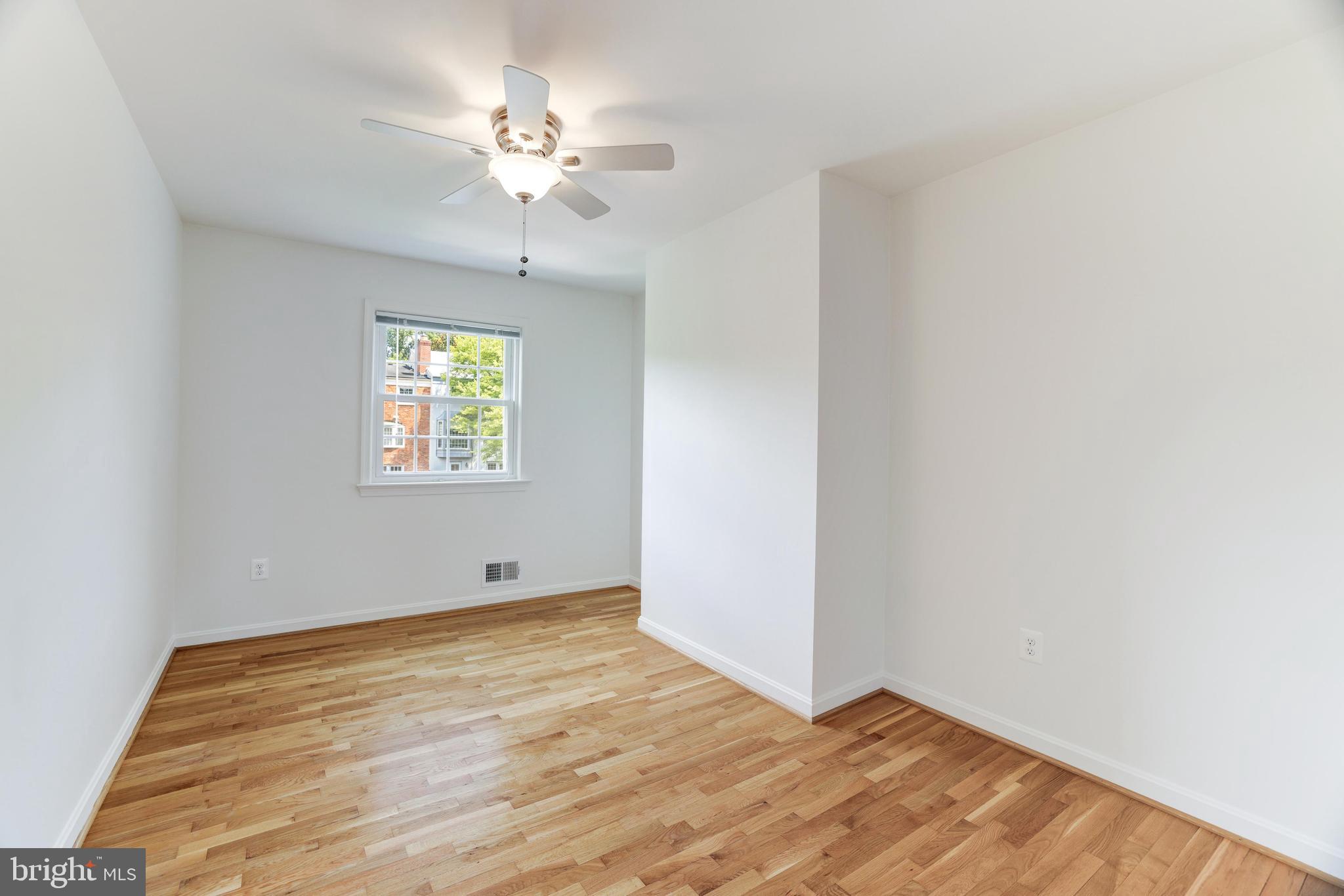 1149 Colonial Road McLean, VA 22101 - Photo 41 of 55 Bedroom 3