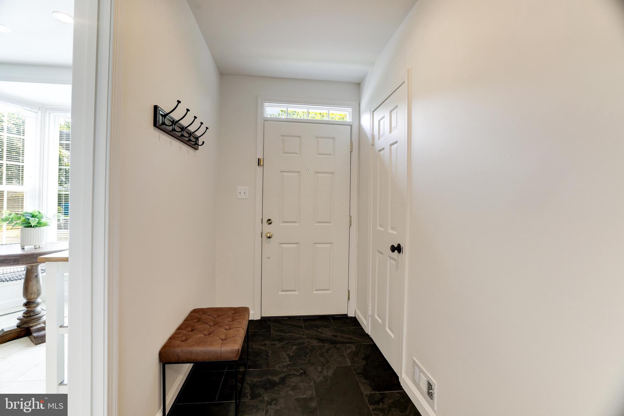 1149 Colonial Road McLean, VA 22101 - Photo 6 of 55 Foyer