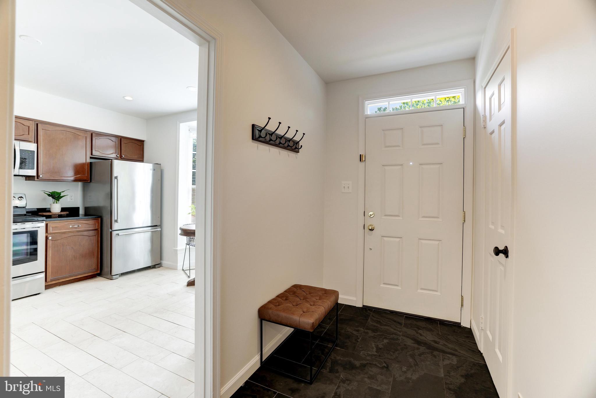 1149 Colonial Road McLean, VA 22101 - Photo 7 of 55 Foyer