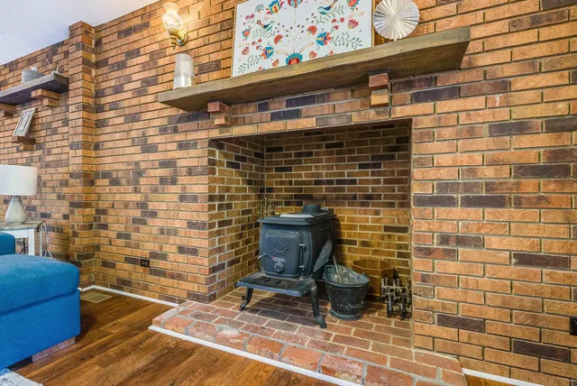 a bathroom with a toilet